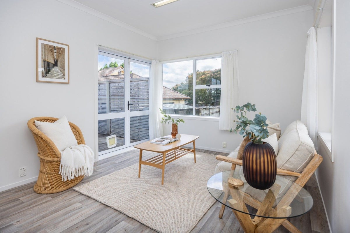 22 Forest Lake Road, Forest Lake, Hamilton - Carousel 2