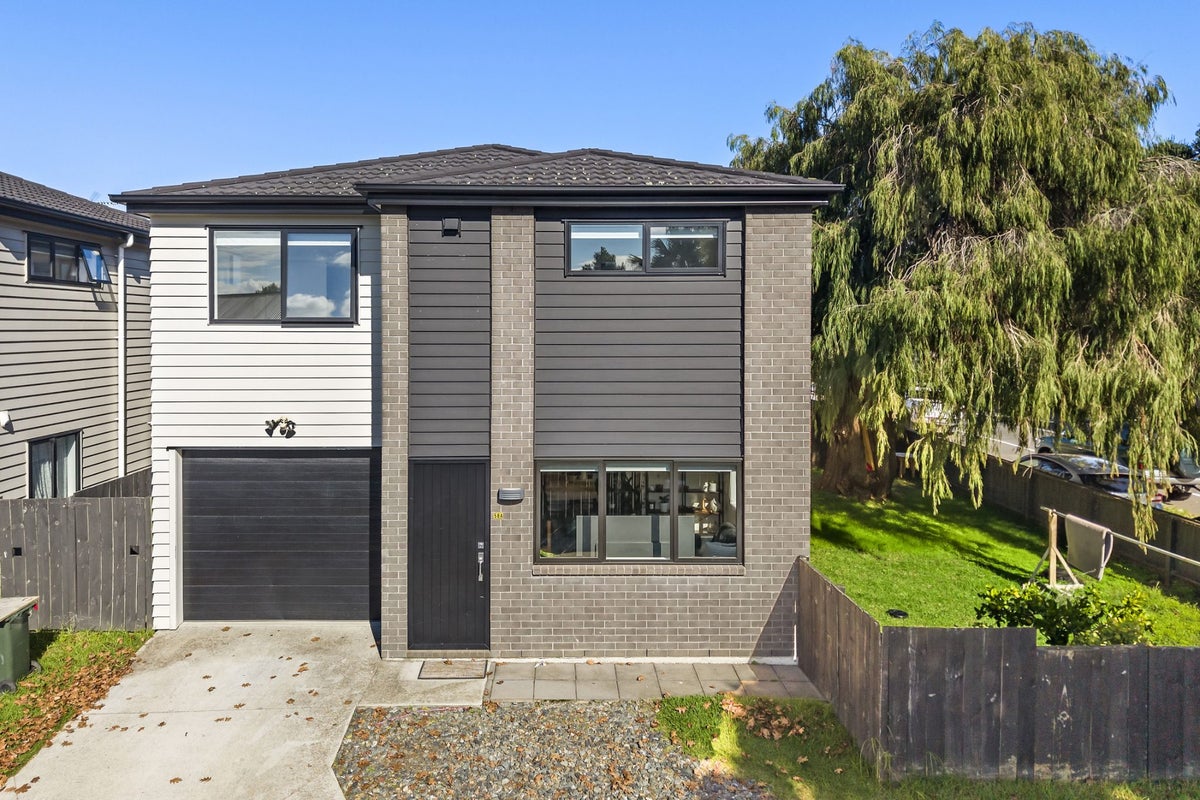 58A Mckenzie Road, Mangere Bridge, Auckland - Carousel 1