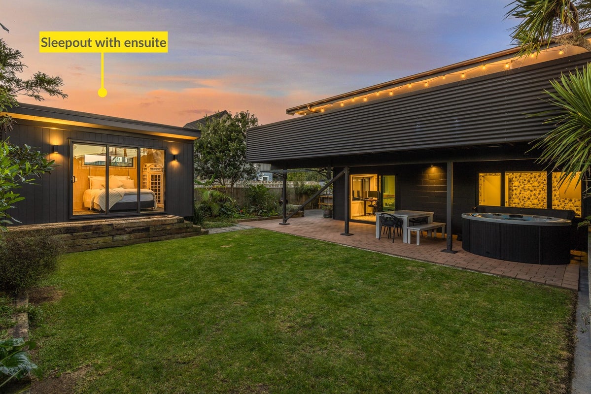 235A Manly Street, Paraparaumu Beach, Paraparaumu - Carousel 1