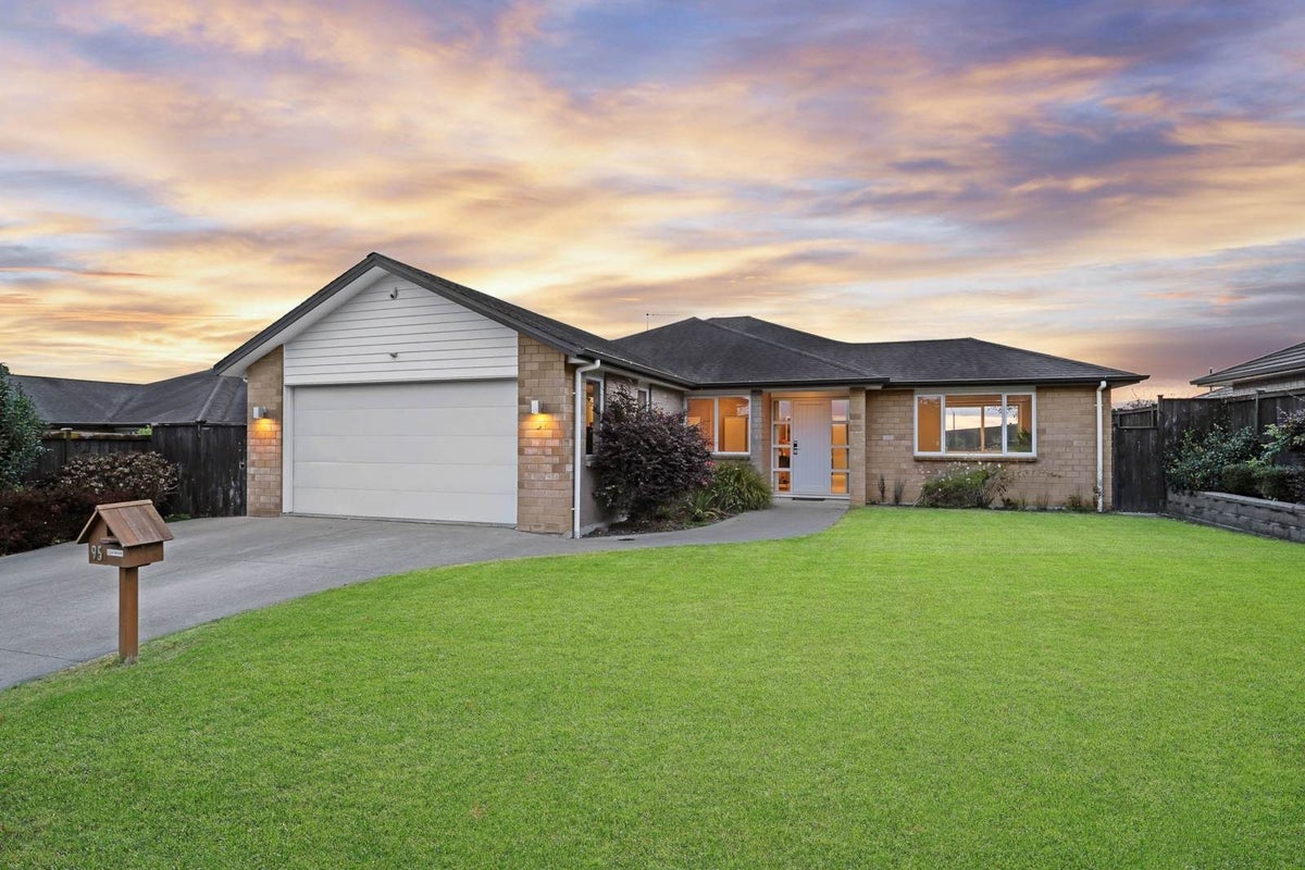95 Parkhaven Drive , Rosehill, Papakura - Carousel 2