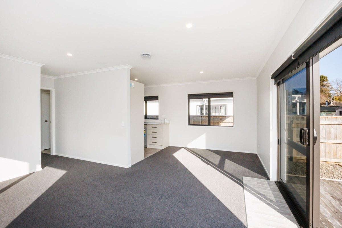 5C Ronberg Street, Highbury, Palmerston North - Carousel 2