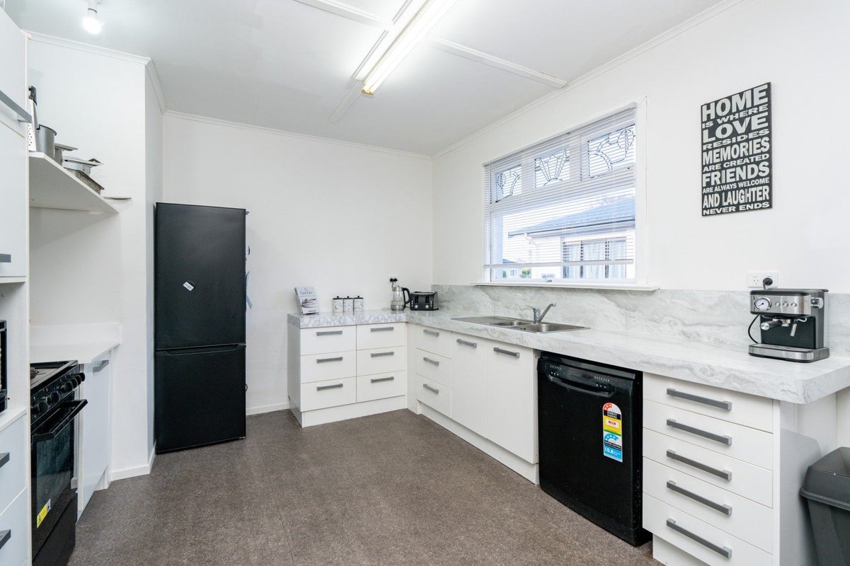 25 Beatty Street, Strathern, Invercargill - Carousel 2