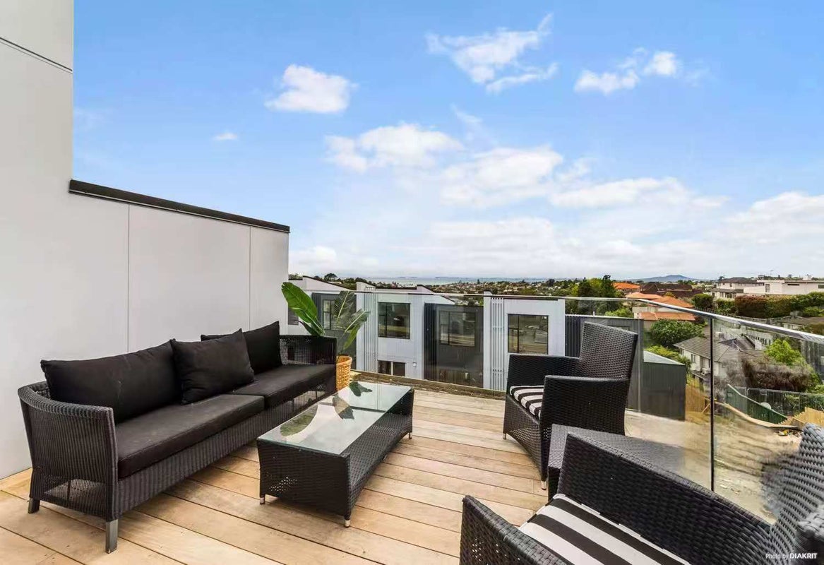 1/735 East Coast Road, Browns Bay, Auckland - Carousel 2