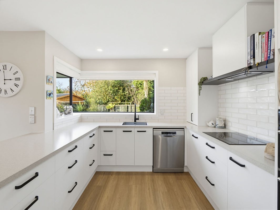 20 Hewitts Road, Woodend, Woodend - Carousel 2