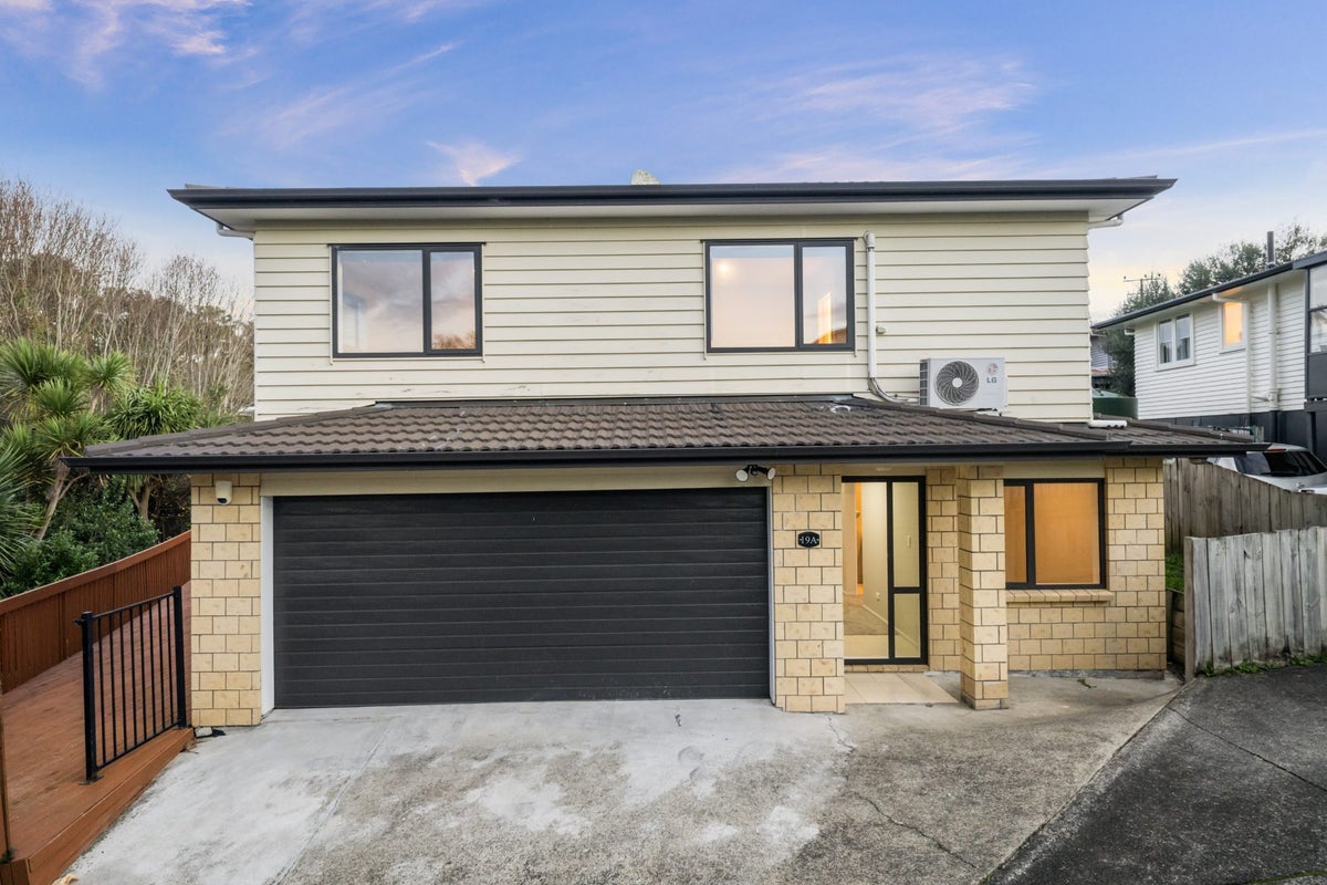 19A Kelwyn Road, Kelston, Auckland - Carousel 2