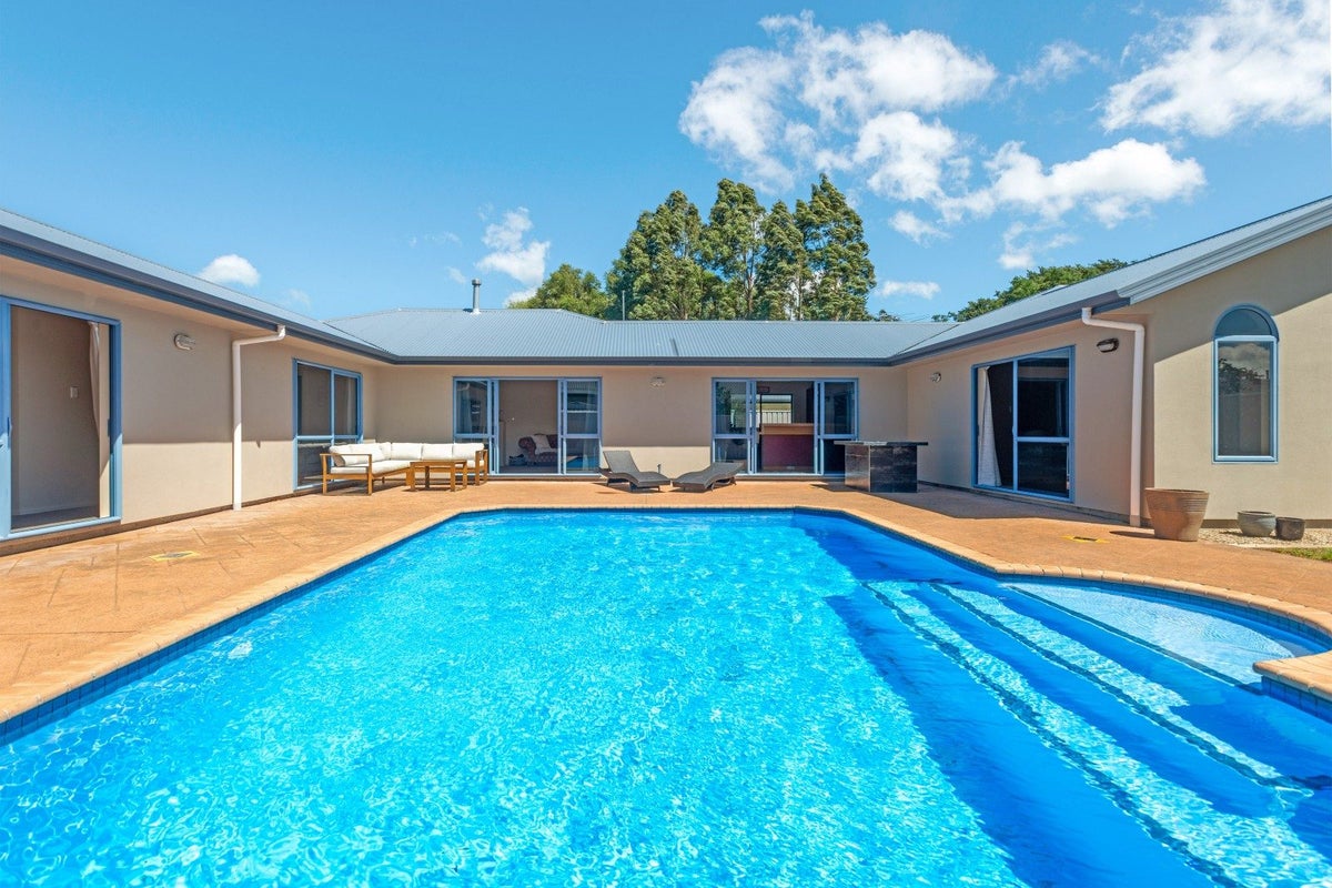 116 Potae Avenue, Lytton West, Gisborne - Carousel 1