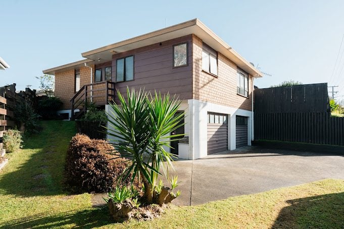 166 Otumoetai Road, Brookfield, Tauranga - Carousel 1