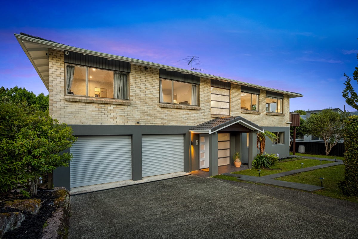 14 Portsea Place, Chatswood, Auckland - Carousel 1