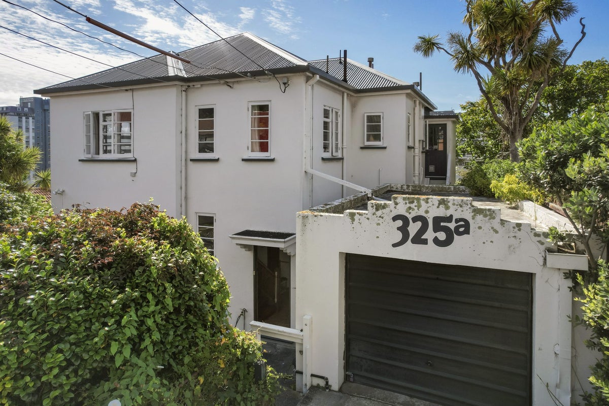 325A The Terrace, Te Aro, Wellington - Carousel 1