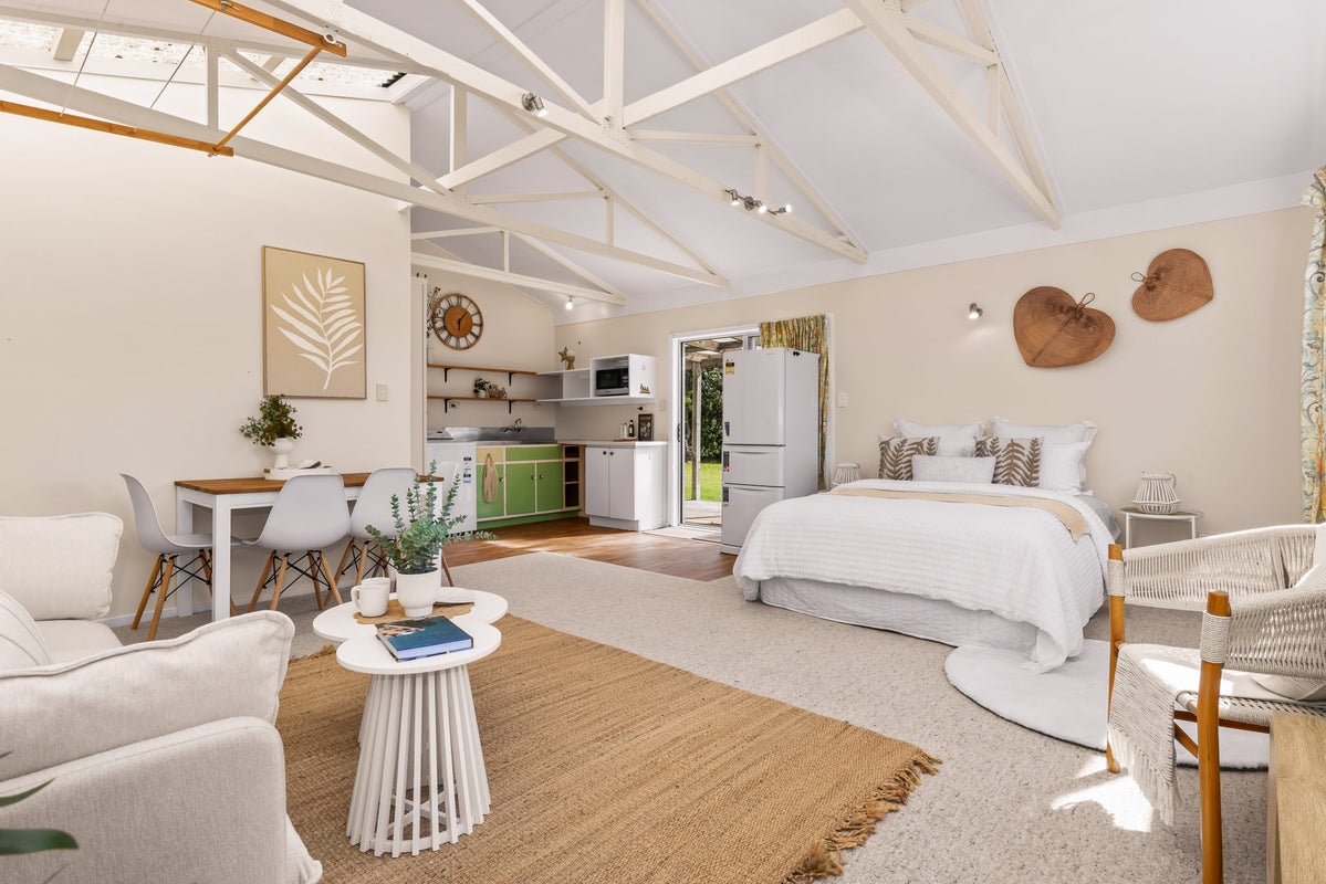 2 Hastings Street, Waikanae Beach, Waikanae - Carousel 1
