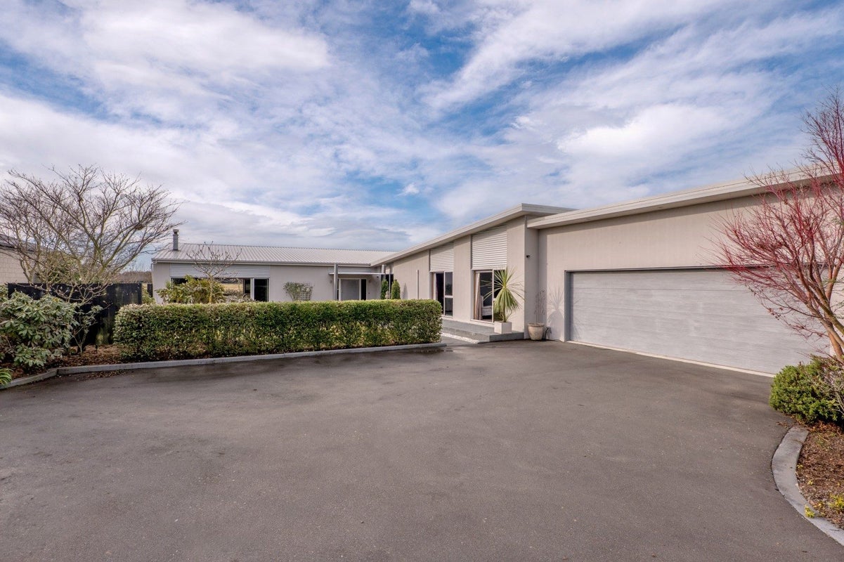 14 Country Place, Allenton, Ashburton - Carousel 24
