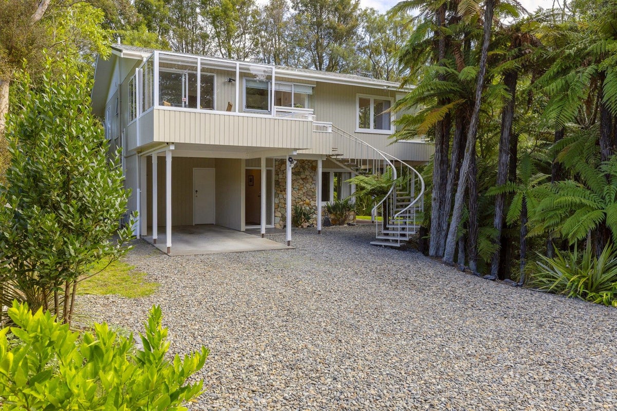 45 Ingle Avenue, Waipahihi, Taupo - Carousel 2