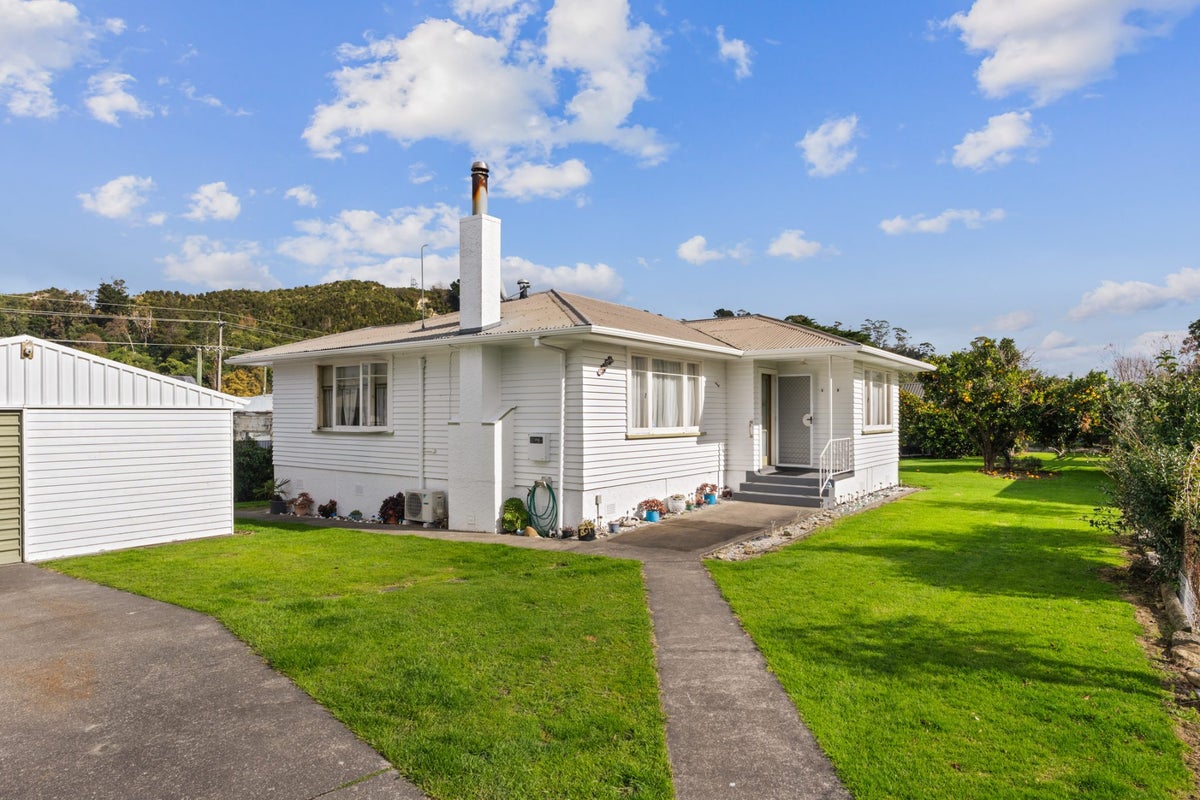 21 Ropata Street, Kaiti, Gisborne - Carousel 1
