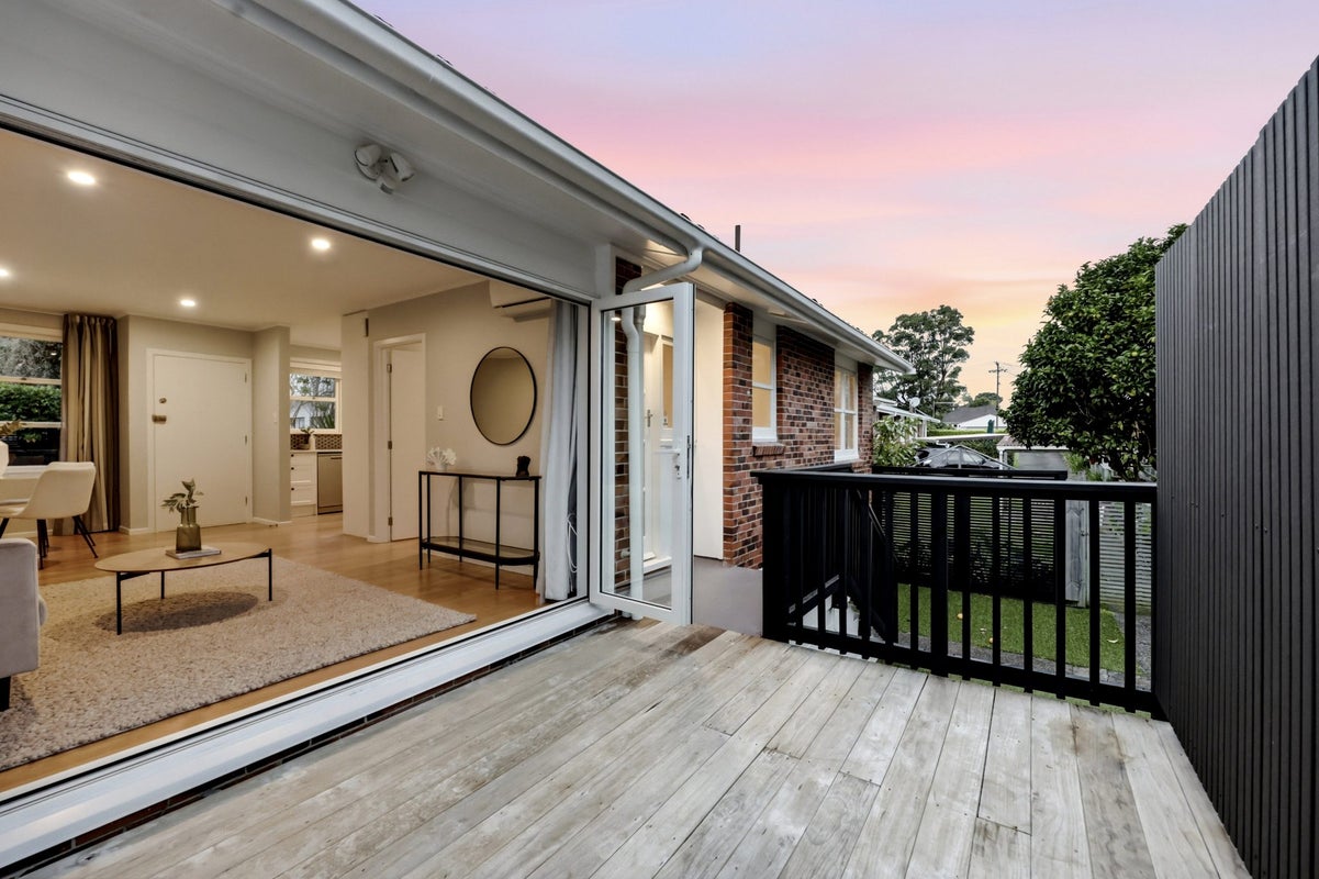 4/9 Wright Road, Point Chevalier, Auckland - Carousel 1