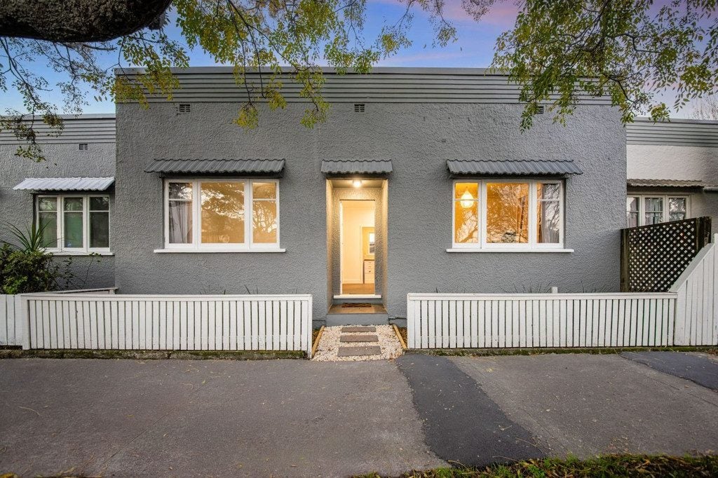 2/1103 Great North Road, Point Chevalier, Auckland - Carousel 1