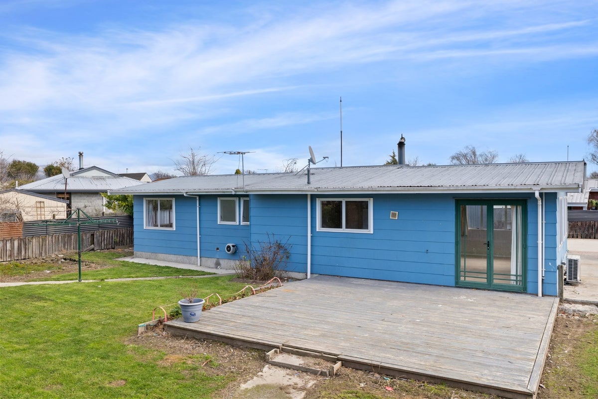 6 Watson Place, Springlands, Blenheim - Carousel 2