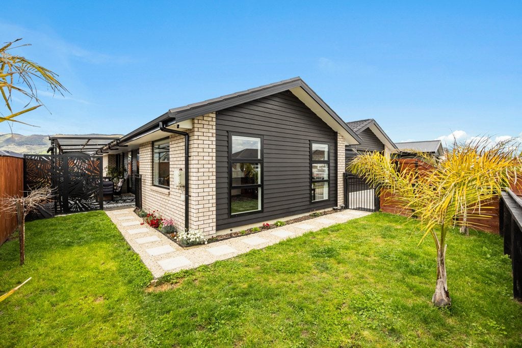 7 Cranford Road, Richmond, Richmond - Carousel 1
