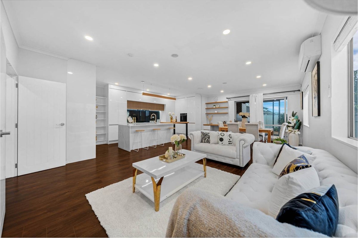 25 Te Kura Road, Flat Bush, Auckland - Carousel 2