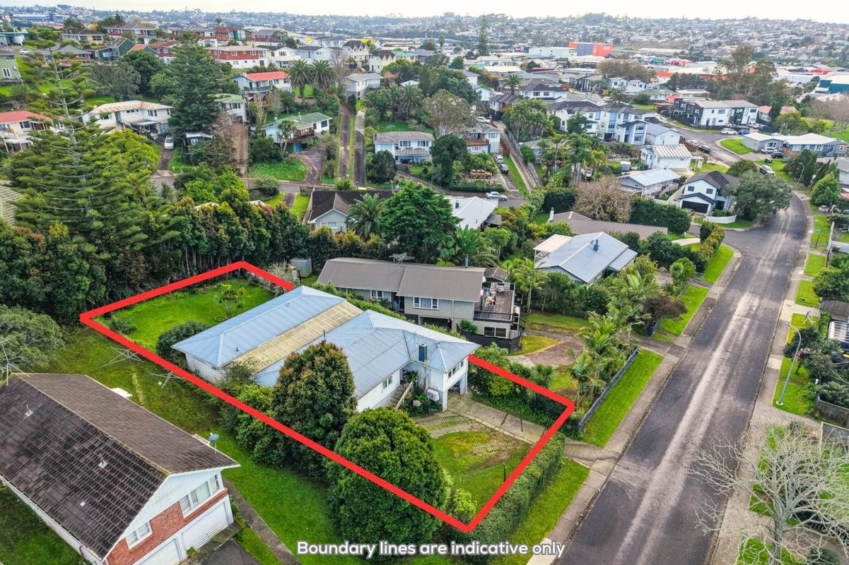 12 Bruce Road, Glenfield, Auckland - Carousel 2