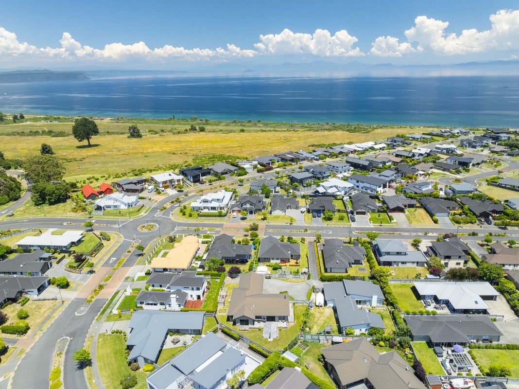 8 Ernest Kemp Rise, Wharewaka, Taupo - Carousel 25