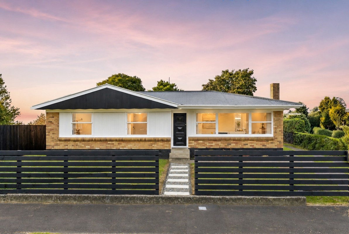 73 Lewis Street, Glenview, Hamilton, Waikato - Carousel 1