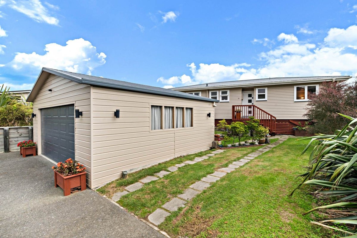 26 Ashwell Drive, Port Waikato, Port Waikato - Carousel 2