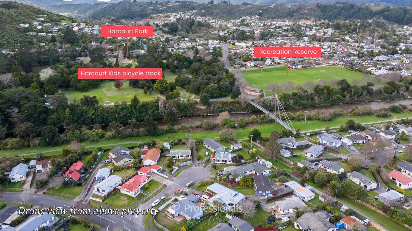 35 Larchmont Grove, Totara Park, Upper Hutt - Carousel 15