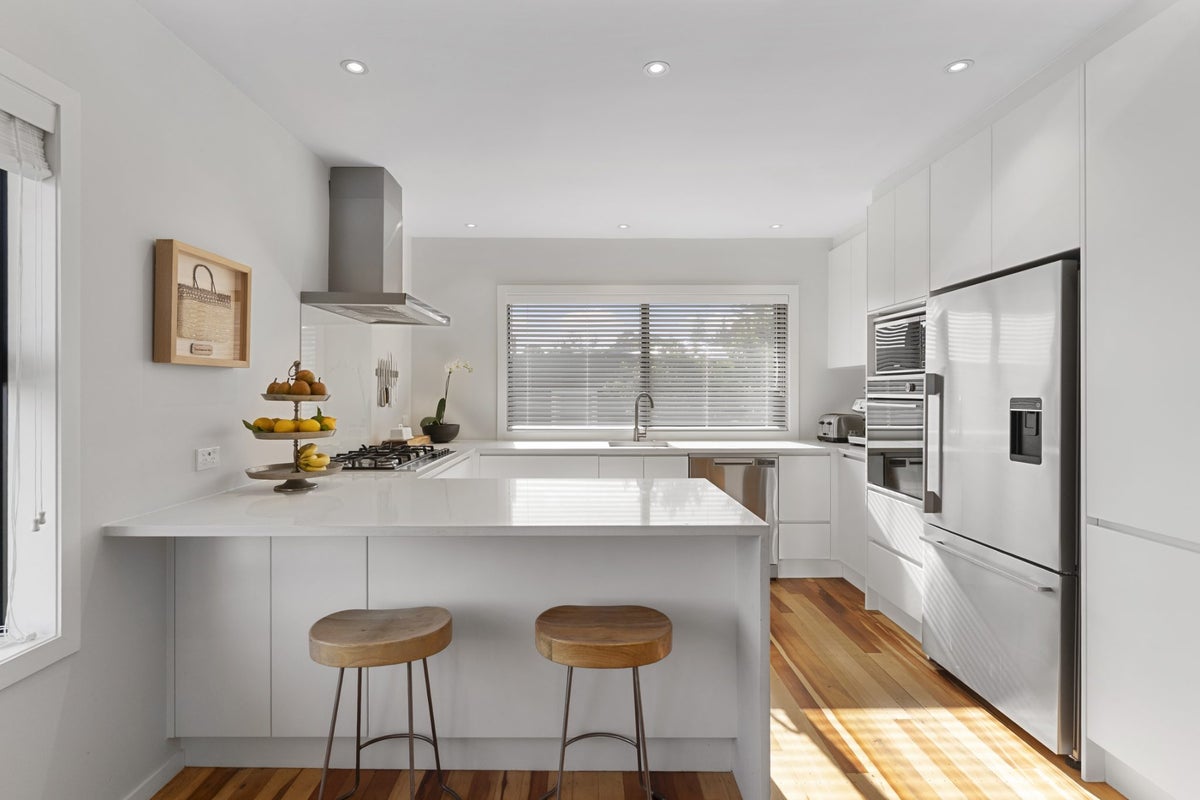 4 Noel Place, Mount Roskill, Auckland - Carousel 2