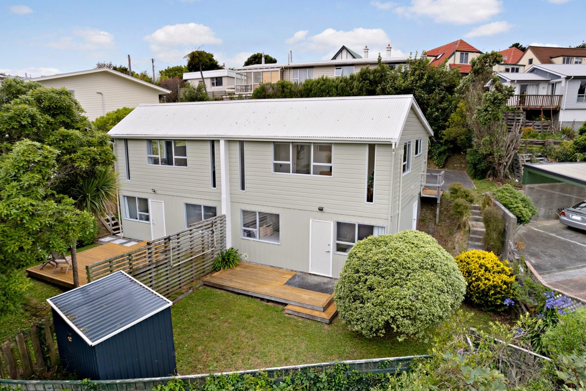 3 Brydon Way, Paparangi, Wellington - Carousel 1