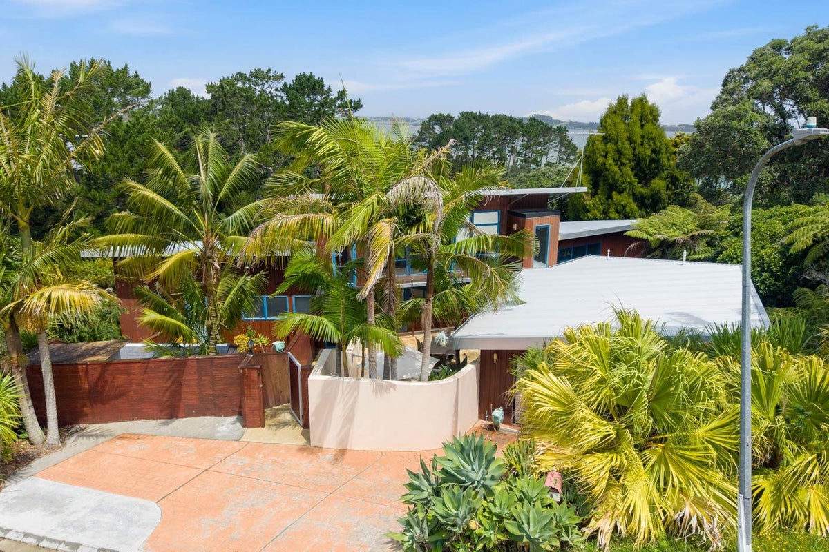 3 Ben James Drive, Hillsborough, Auckland - Carousel 1