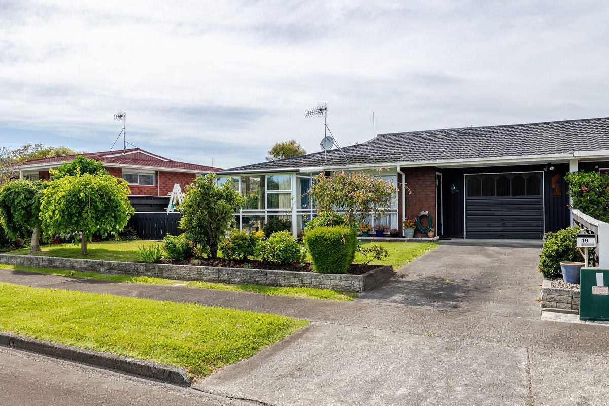 19 Te Punga Place, Awapuni, Palmerston North - Carousel 1
