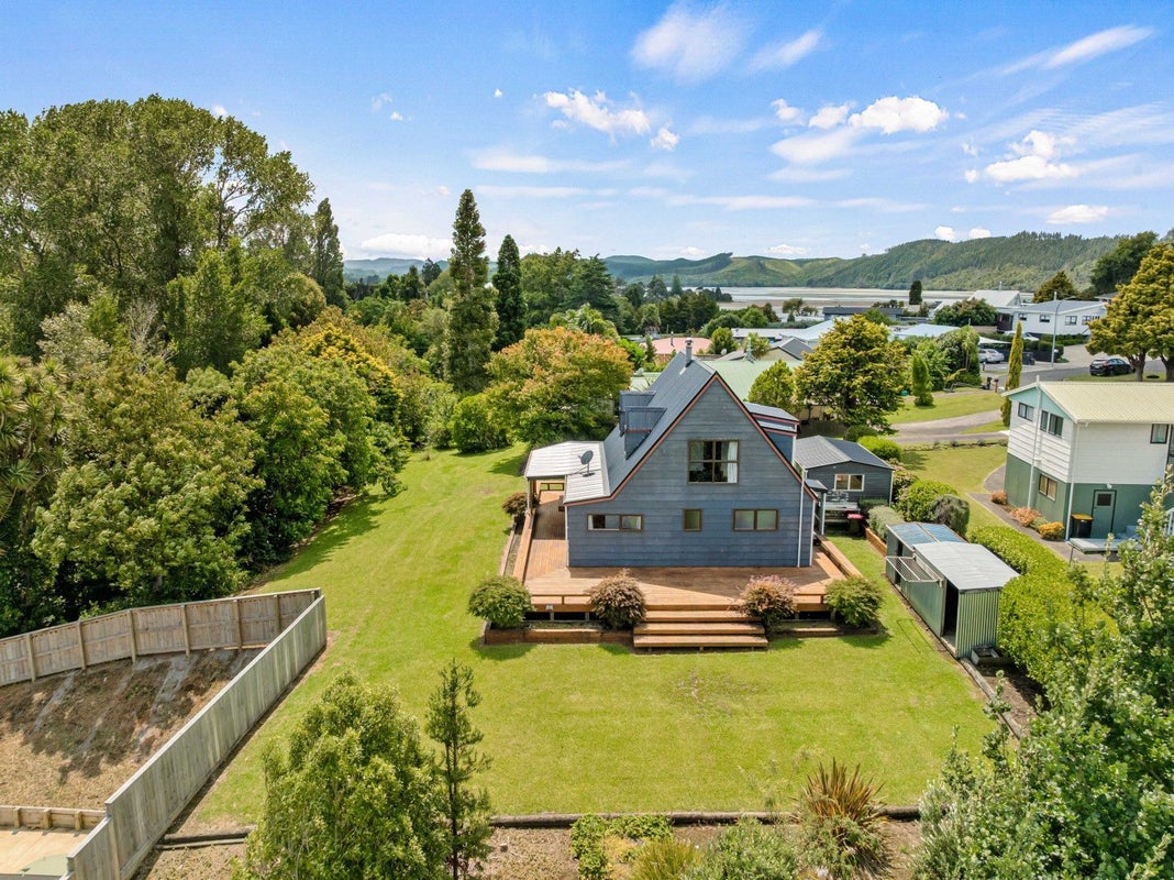 111 Tobie Place, Whangamata, Whangamata - Carousel 1