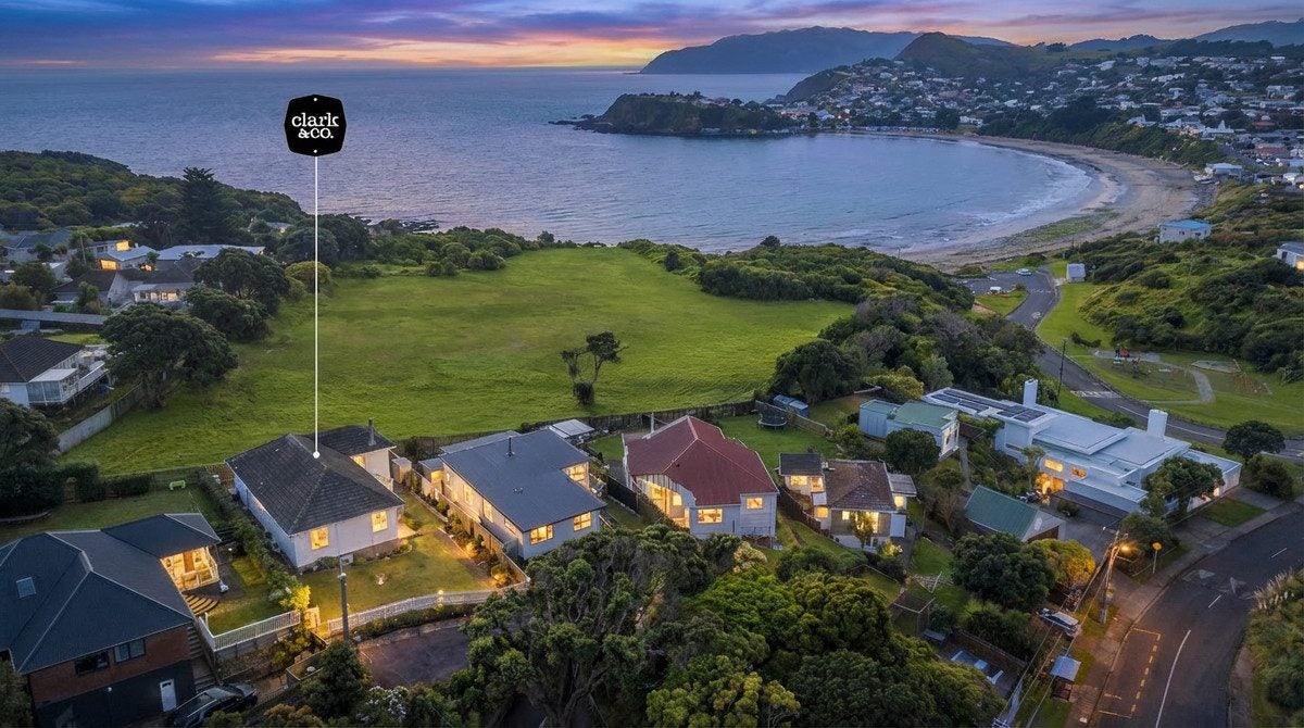 62 Tireti Road, Titahi Bay, Porirua - Carousel 1