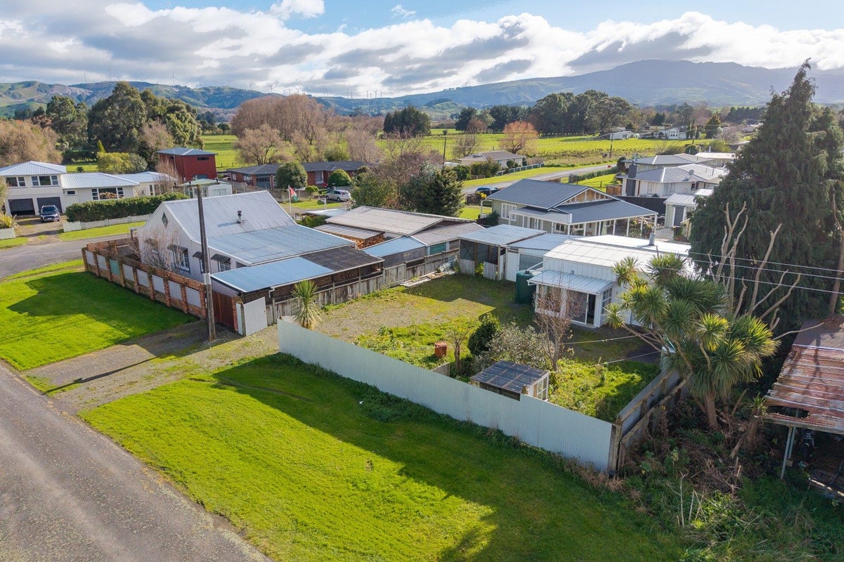1 Richardson Street, Woodville, Tararua, Manawatu / Whanganui - Carousel 1
