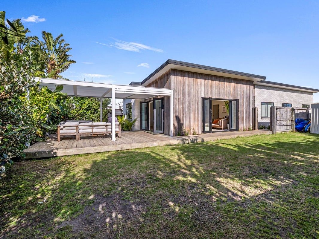 17 Te Taiawatea Drive, Ohope, Ohope - Carousel 1