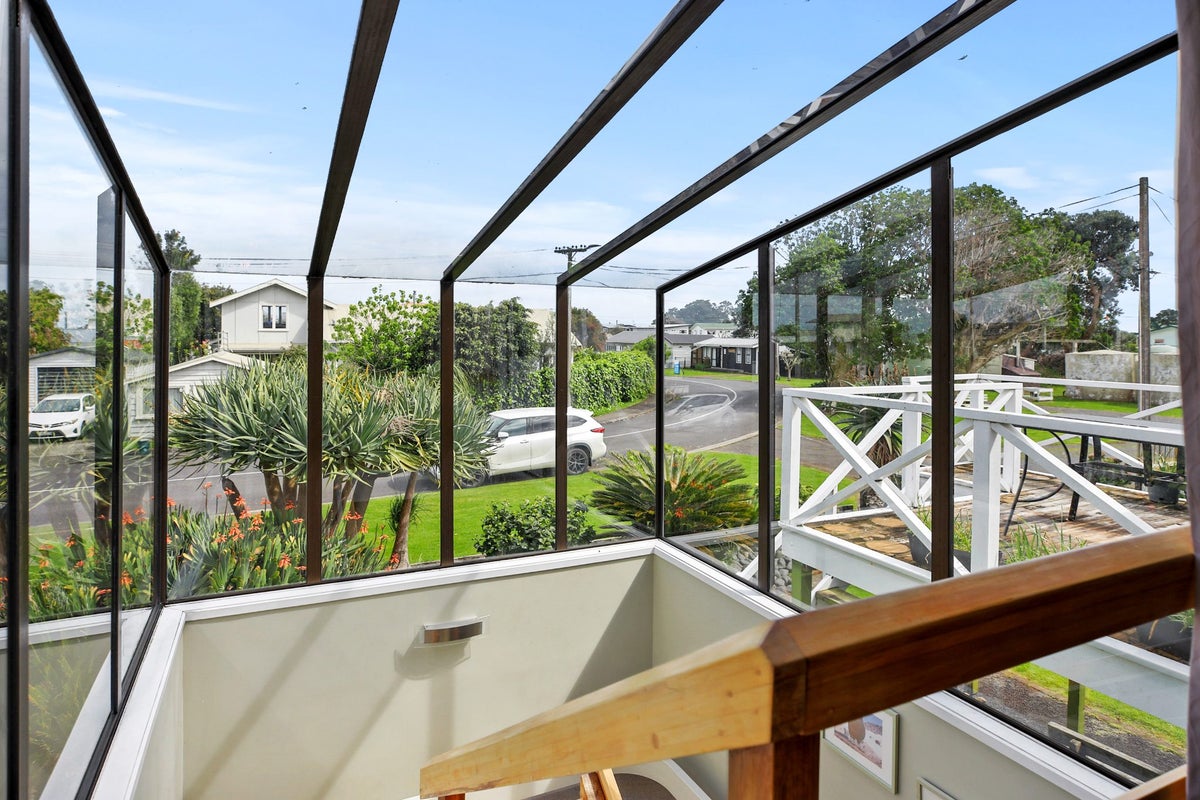 2A Tatahi Street, Te Puru, Thames - Carousel 1