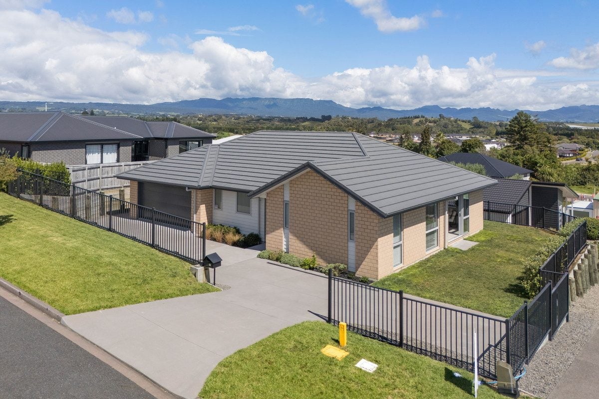 17 Te Kaka Place, Omokoroa, Omokoroa - Carousel 1