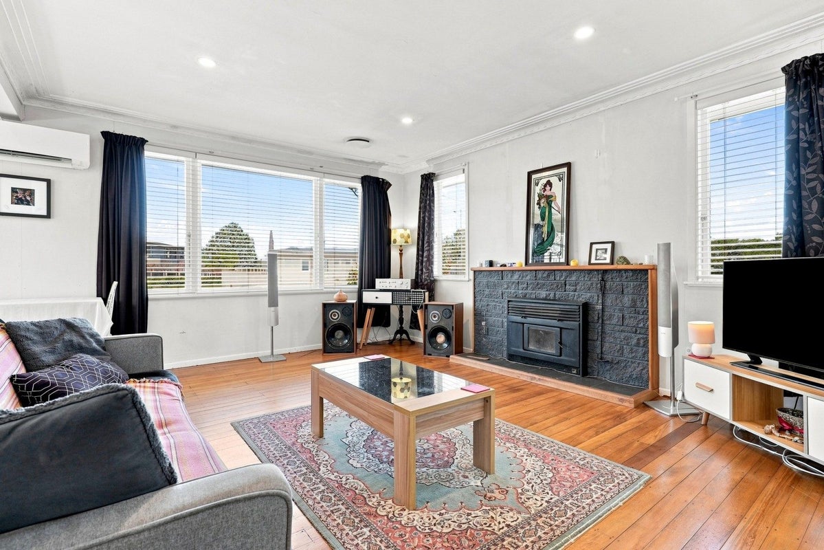 57 Chorley Avenue, Massey, Auckland - Carousel 2