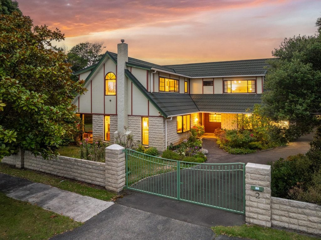 2 Lavinia Grove, Waikanae Beach, Waikanae - Carousel 1