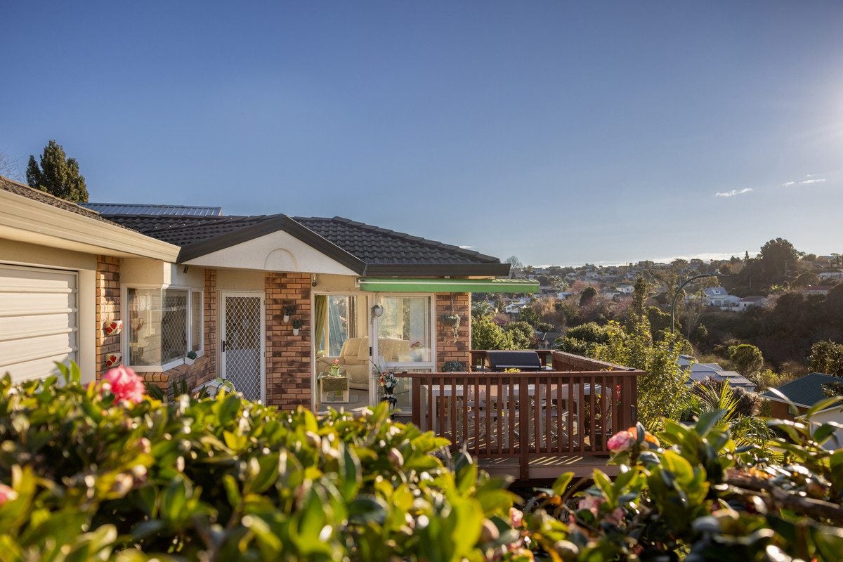 3 Te Koari Drive, Brookfield, Tauranga - Carousel 1