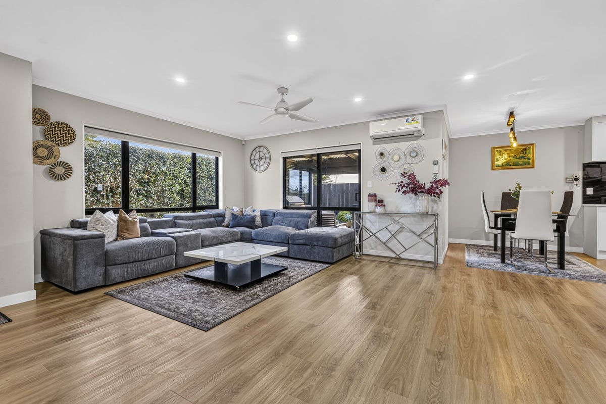 111A Russell Road, Manurewa, Auckland - Carousel 1