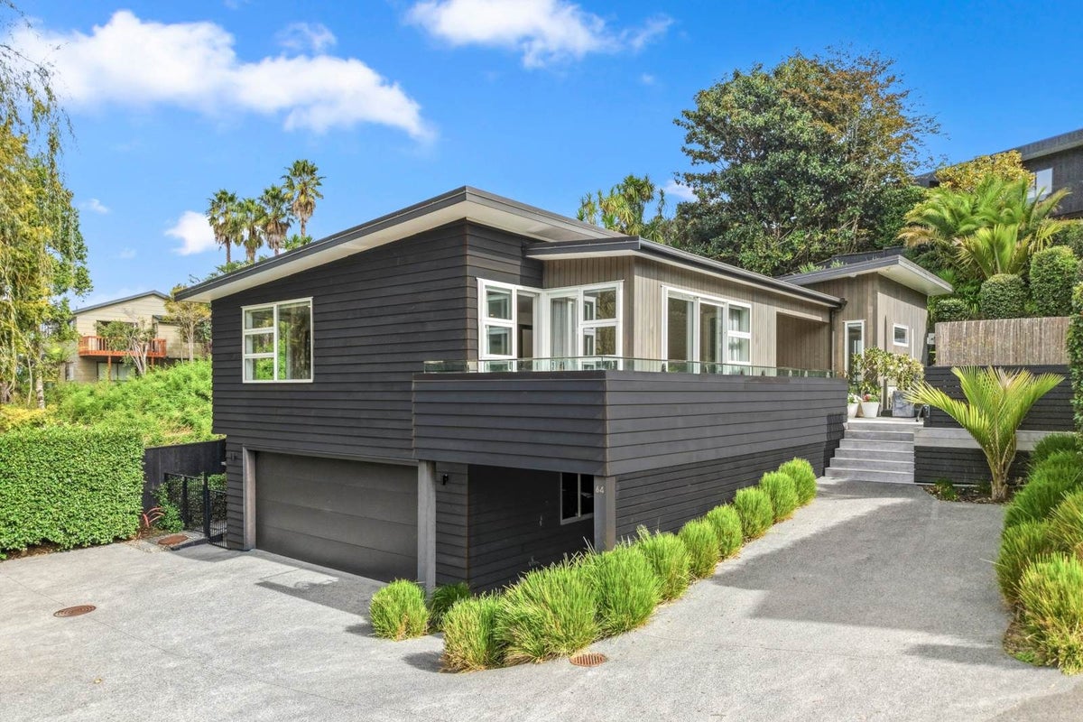 64 Heathcote Road, Castor Bay, Auckland - Carousel 1