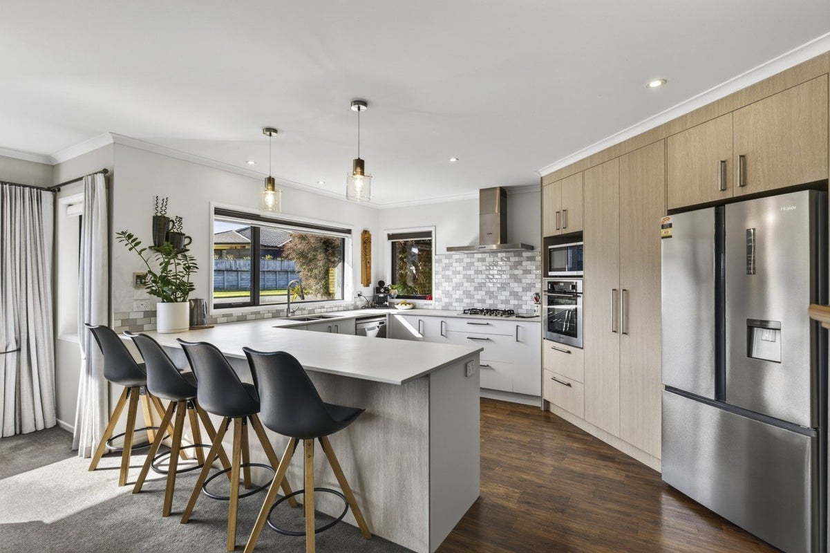 30 Jules Crescent, Bell Block, New Plymouth - Carousel 2