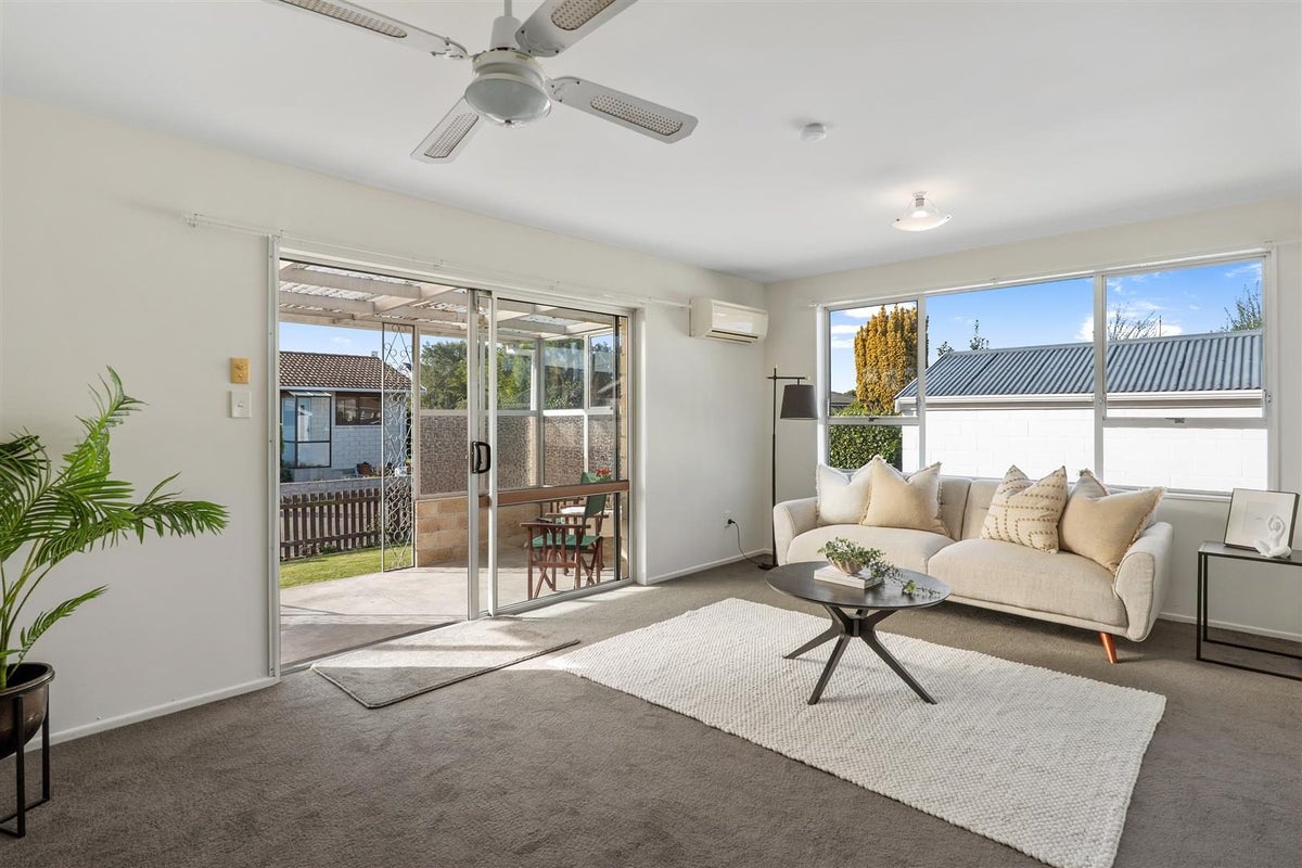 2/158 Highsted Road, Casebrook, Christchurch - Carousel 2