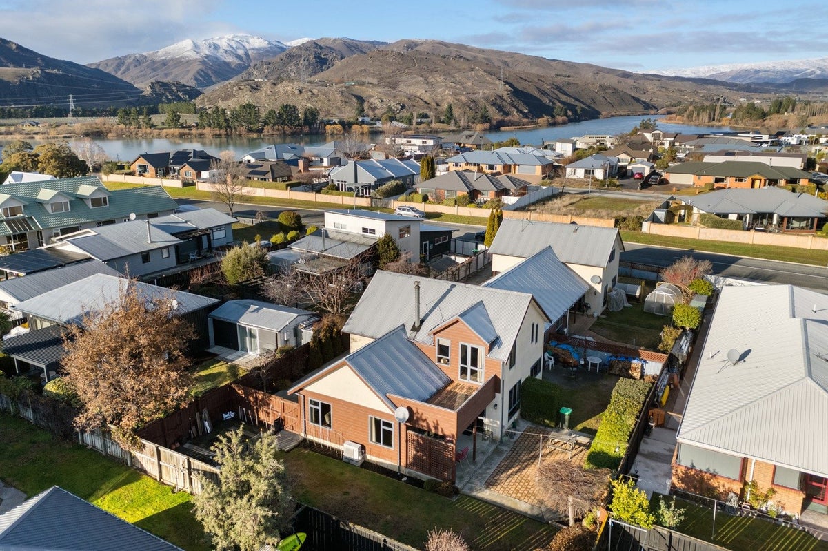 21B Melmore Terrace, Cromwell, Cromwell - Carousel 2