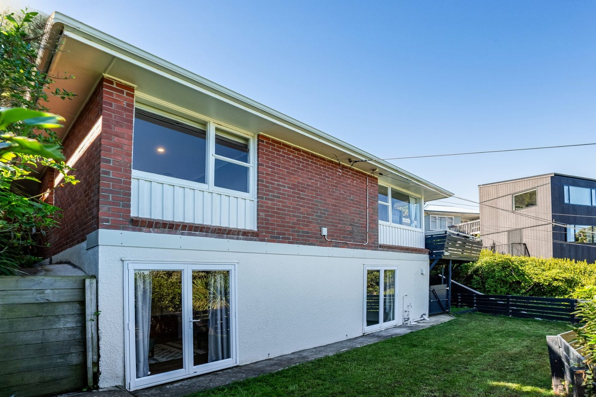 129 Maupuia Road, Maupuia, Wellington - Carousel 1