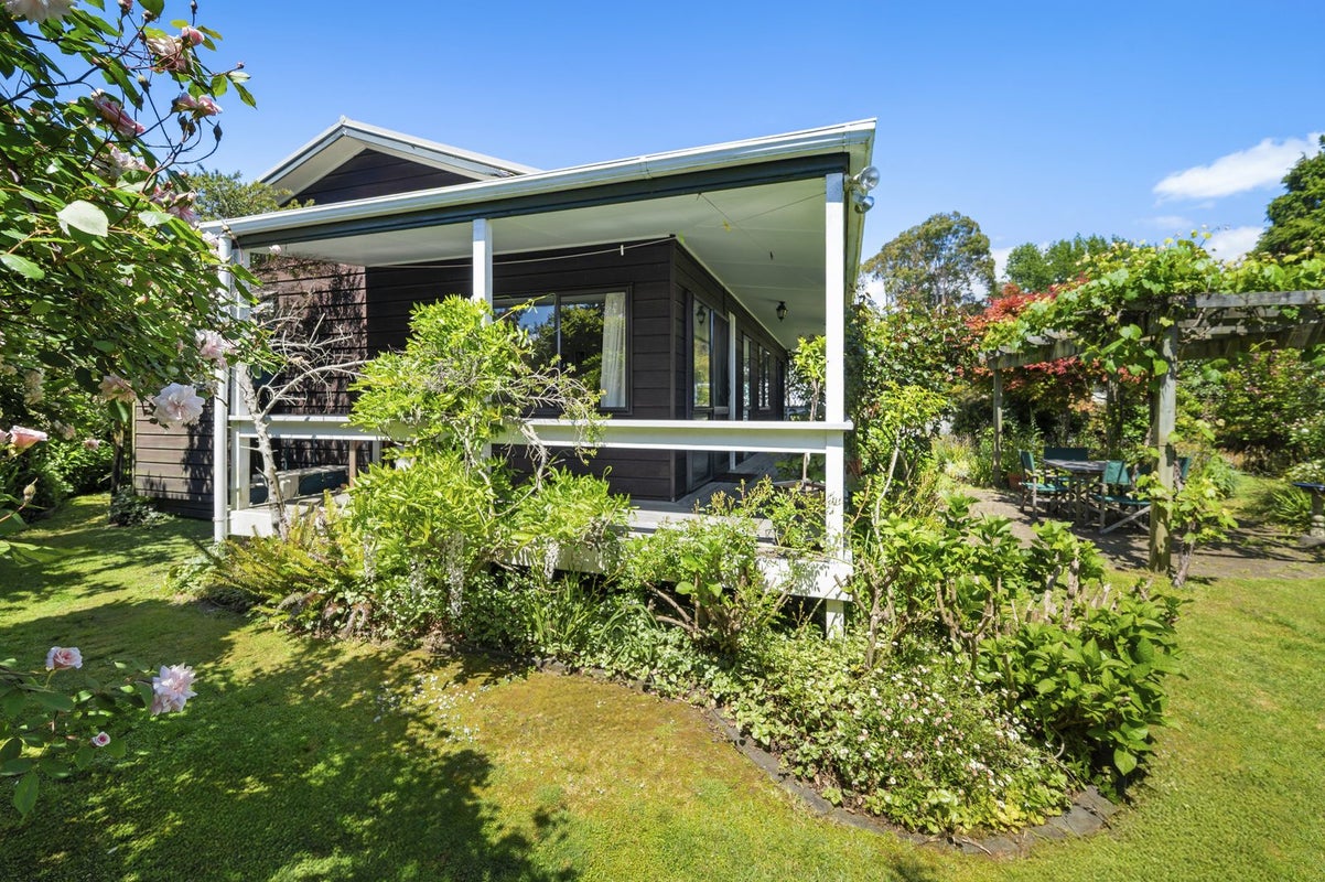 39B Aquarius Drive, Kawaha Point, Rotorua - Carousel 1