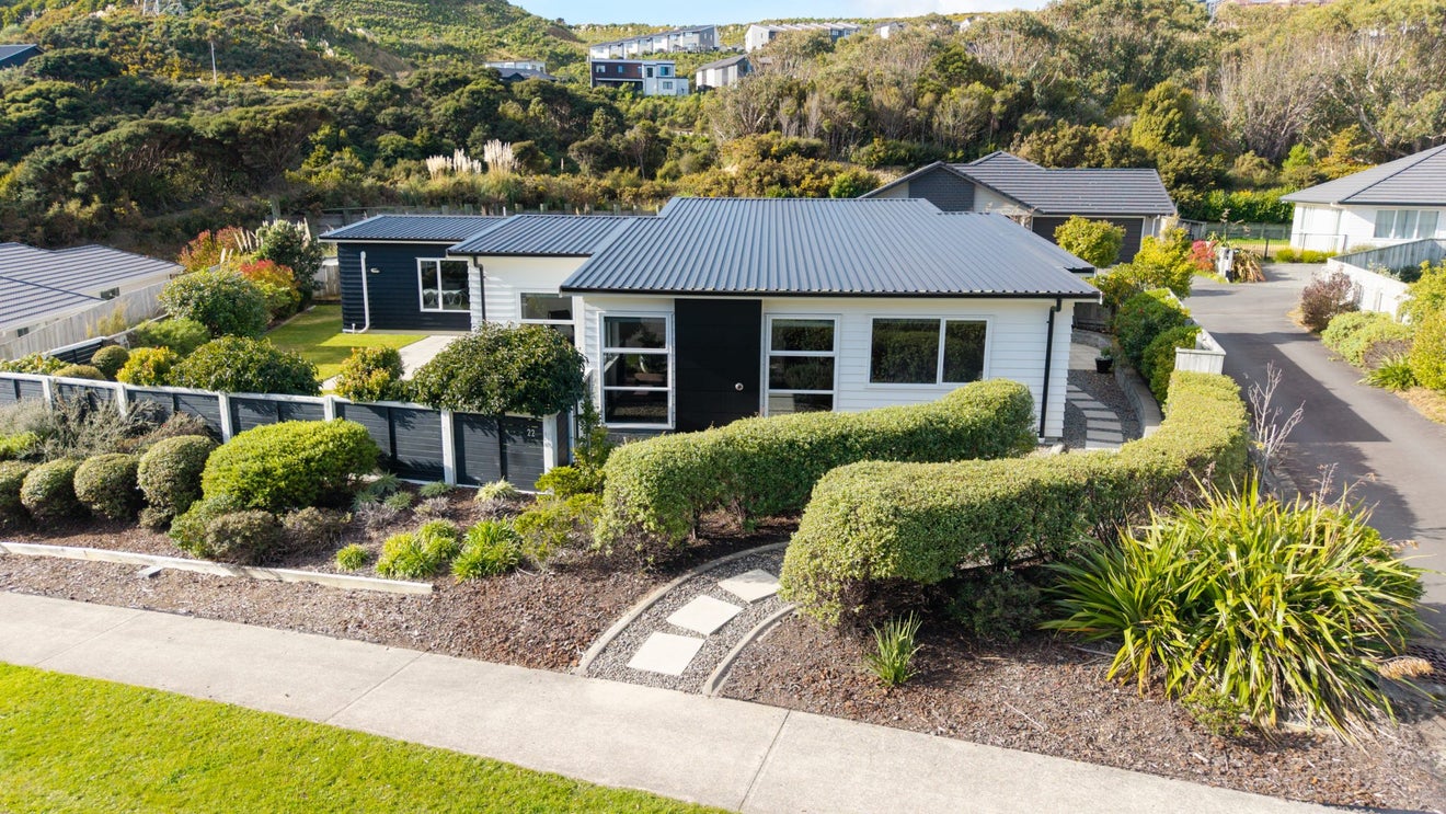 22 Banks Boulevard, Whitby, Porirua - Carousel 2