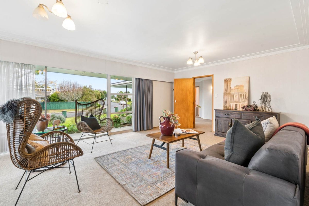 21 Fairview Avenue, Opaheke, Papakura - Carousel 2