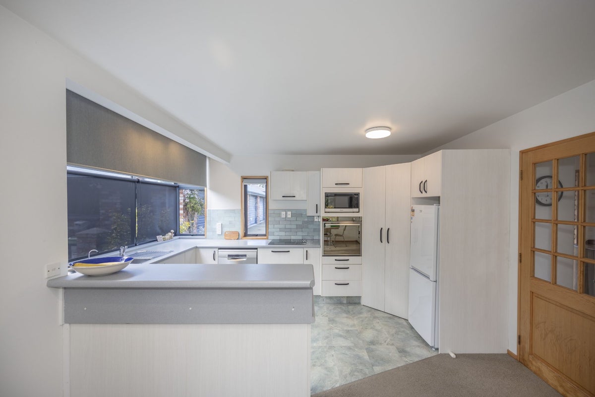 22 Jessop Street, South Hill, Oamaru - Carousel 2